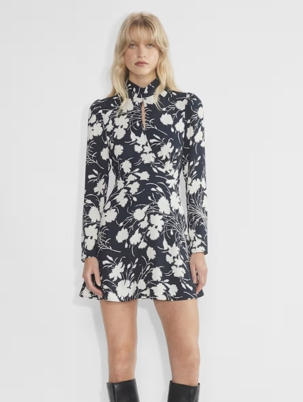 Aritzia Blue/White Floral Print Lined Dress (Twice Once)
